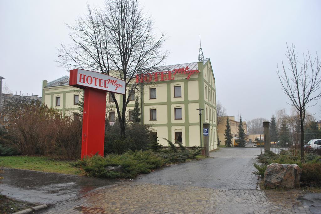 Hotel Mlyn ลูบลิน ภายนอก รูปภาพ
