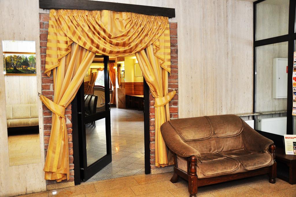 Hotel Mlyn ลูบลิน ภายนอก รูปภาพ